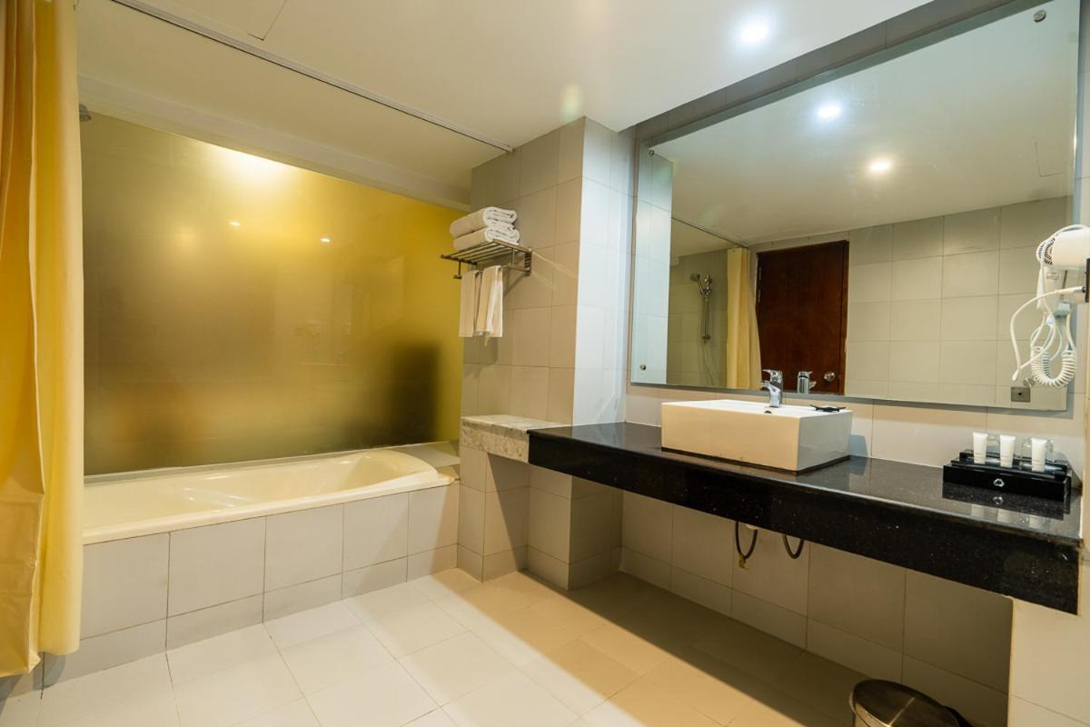 Best Western Heritage Cox's Bazar Εξωτερικό φωτογραφία